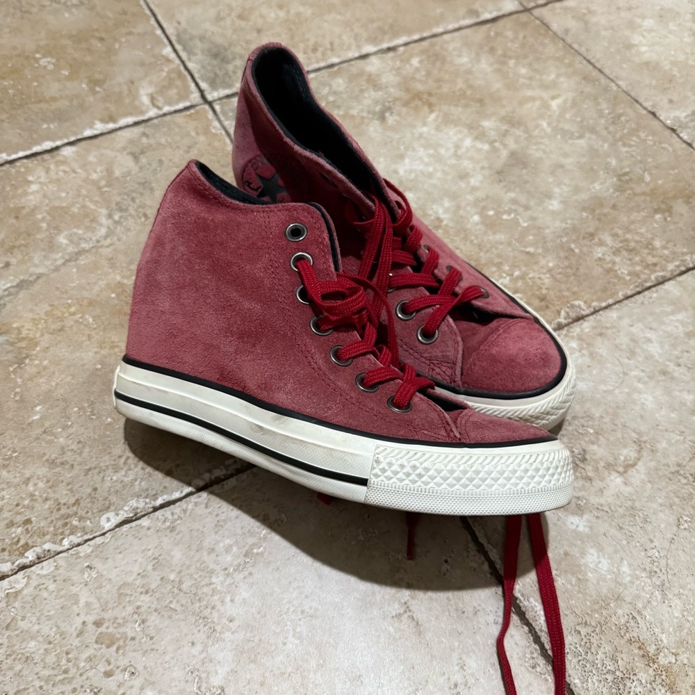 Converse All Star Womens Shoes Sz 5 Hidden Wedge Hi Platform Suede Red 544848C